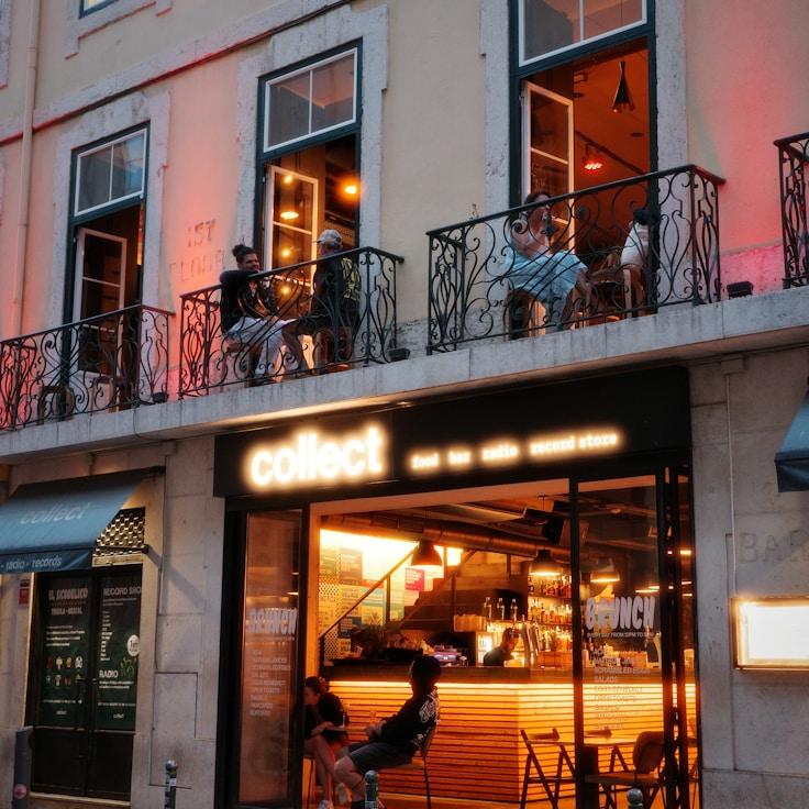 Family terraces and cafés for calm evenings in Lisbon